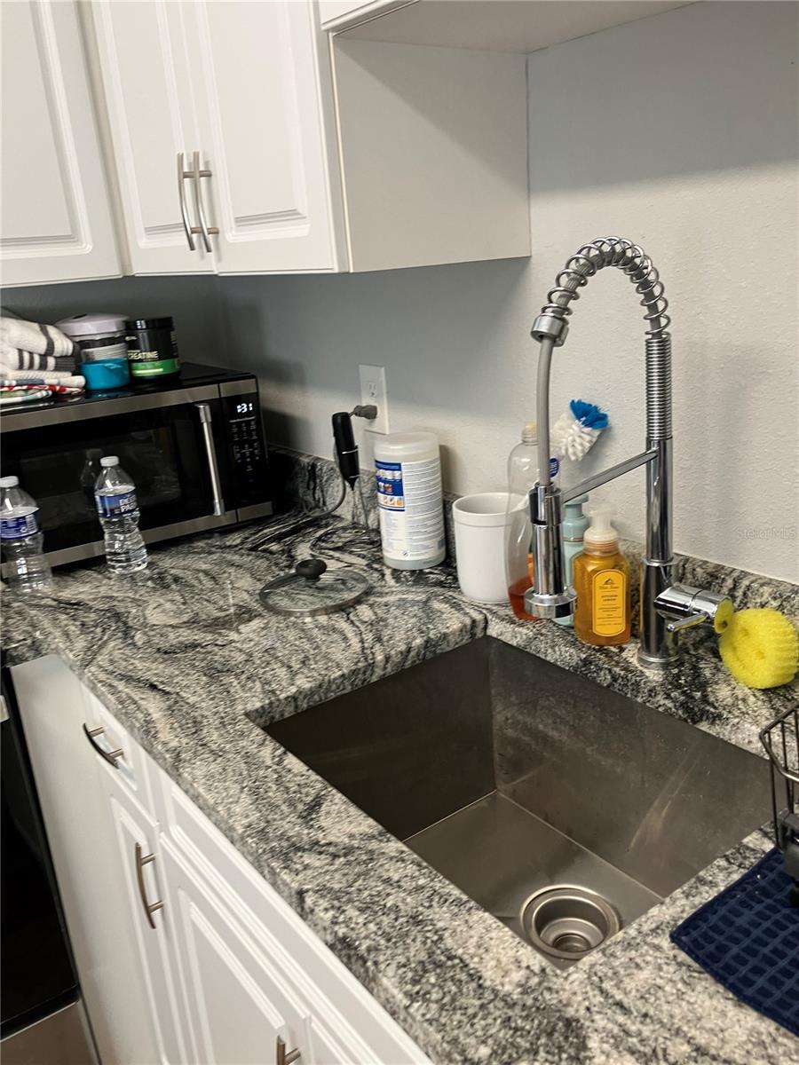 Image 18 of 39 For 11703 Raintree Village Boulevard B