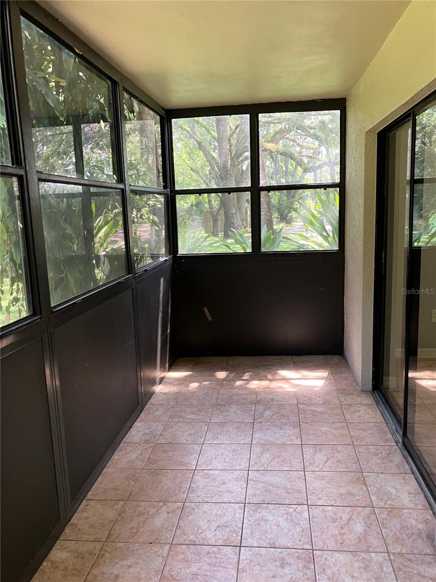 Image 32 of 39 For 11703 Raintree Village Boulevard B