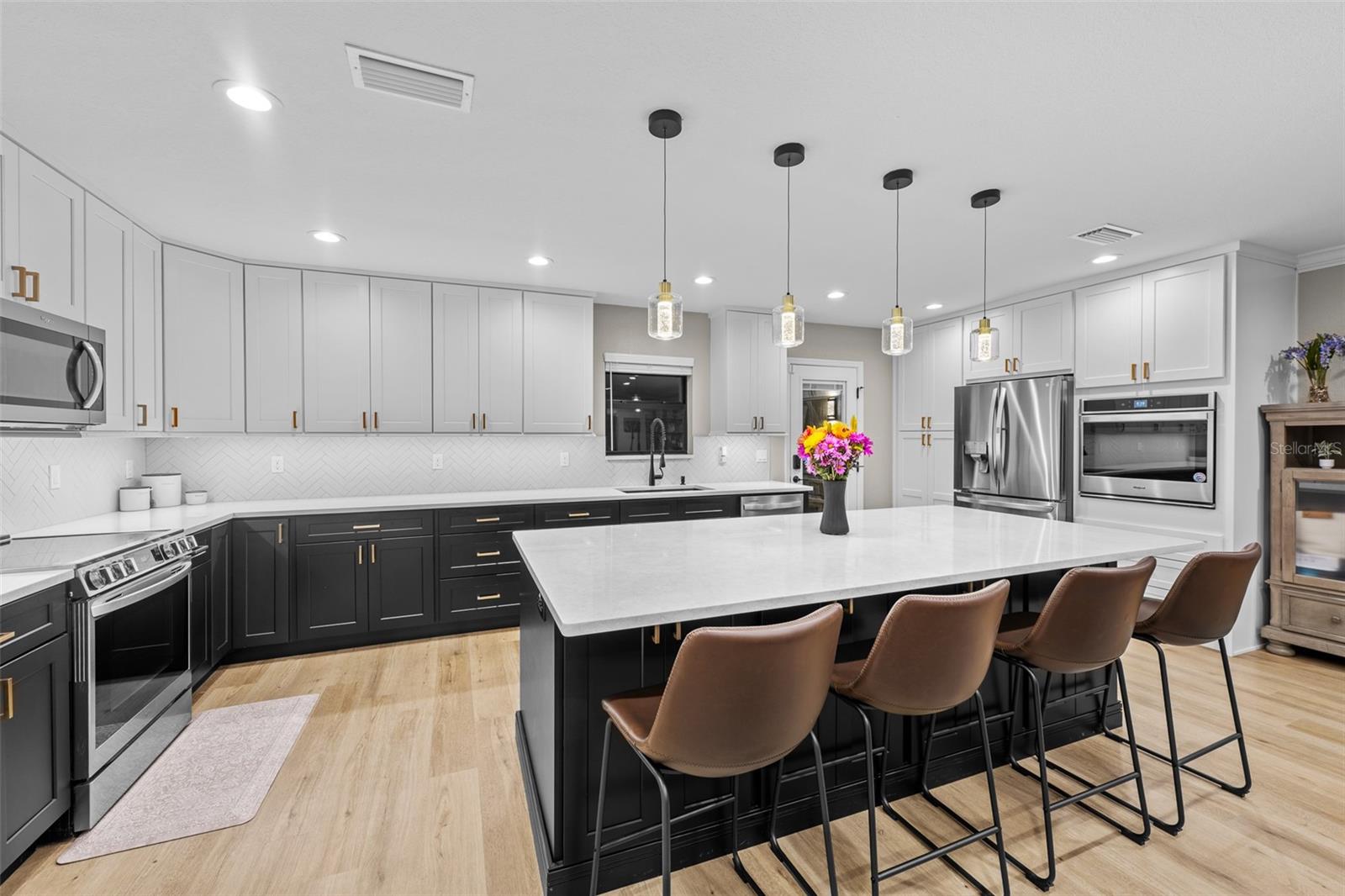 Image 17 of 54 For 5239 24th Avenue N