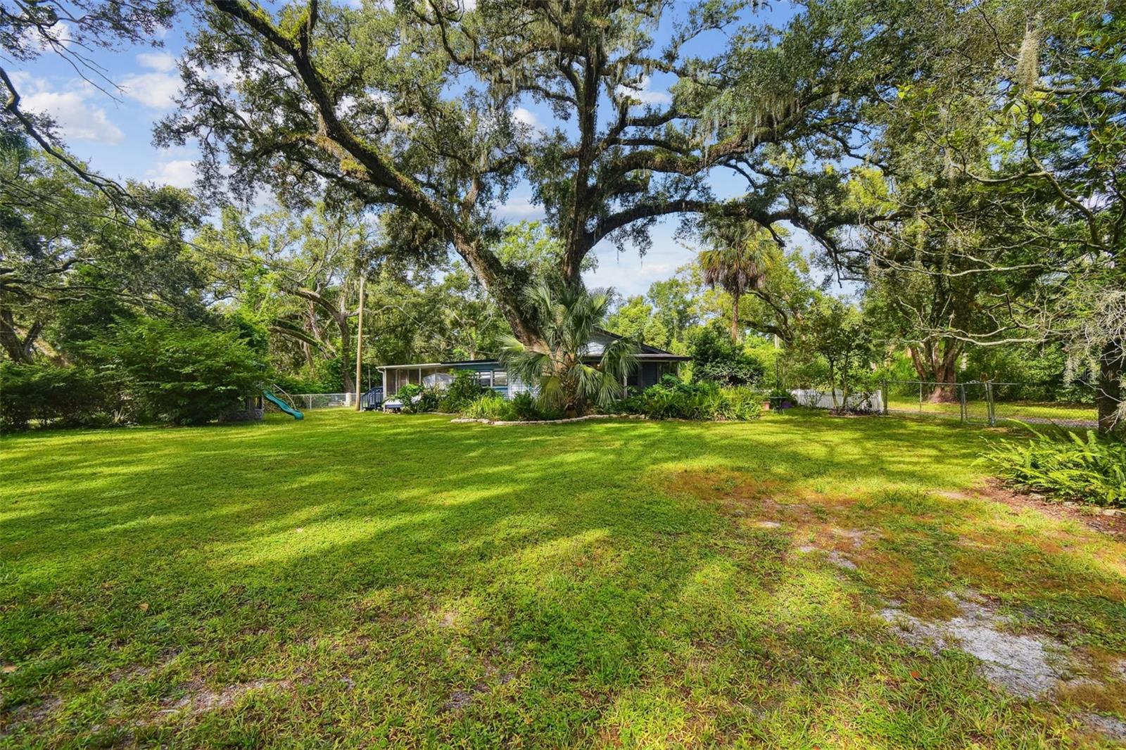 Image 14 of 94 For 4220 Lakewood Drive