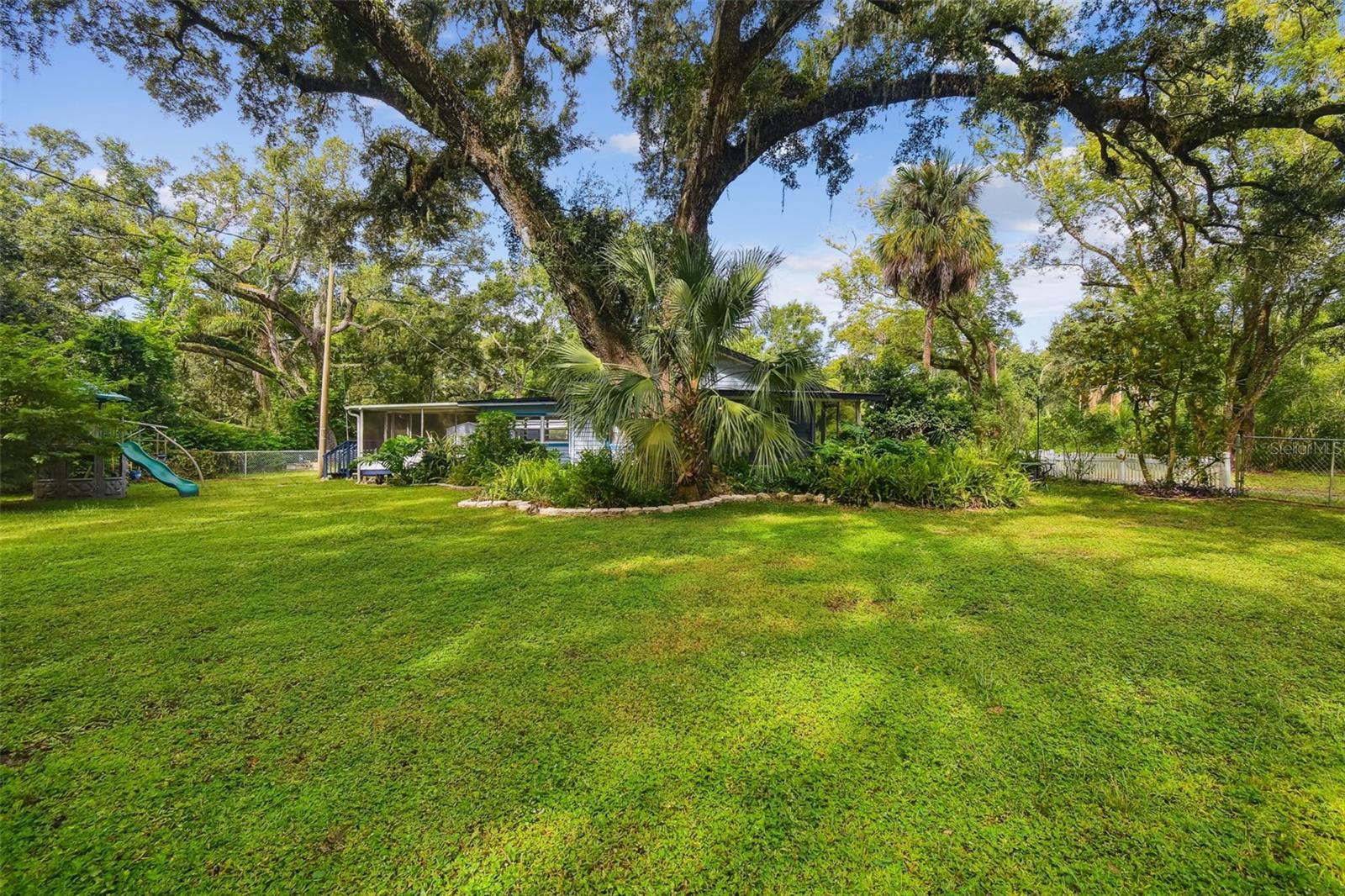 Image 15 of 94 For 4220 Lakewood Drive
