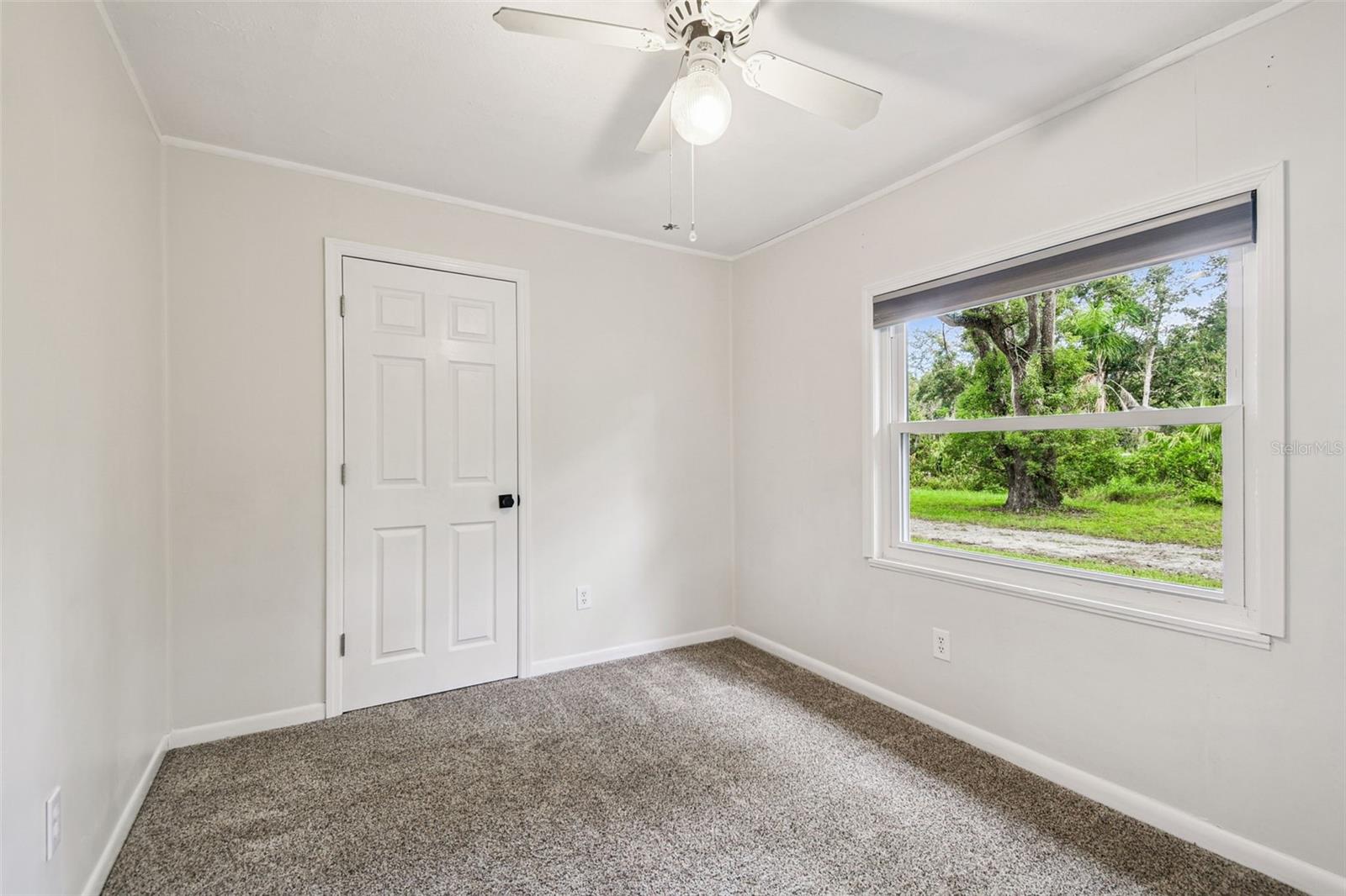 Image 32 of 94 For 4220 Lakewood Drive