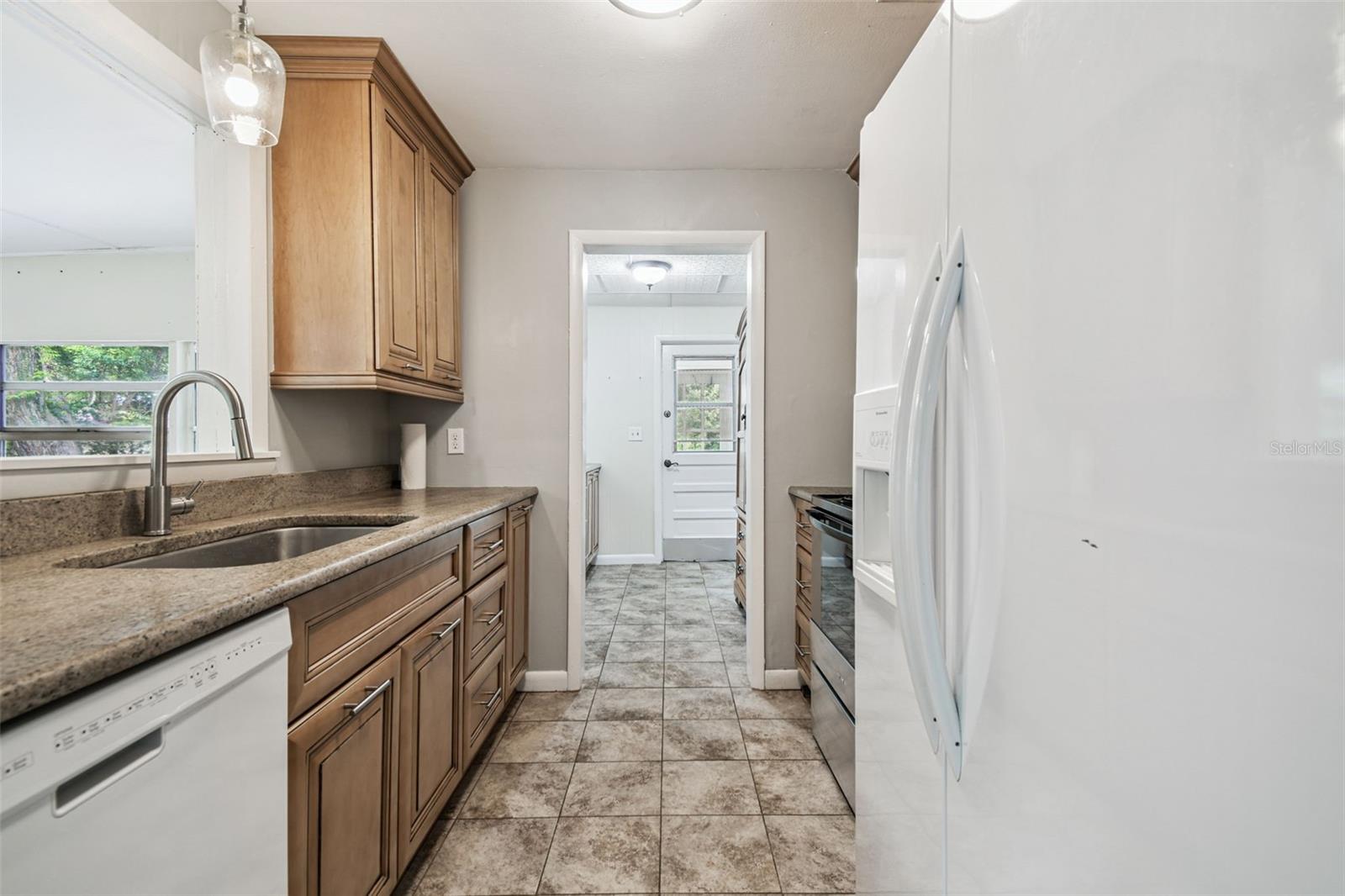 Image 37 of 94 For 4220 Lakewood Drive