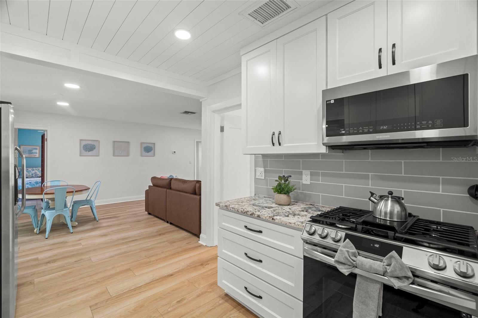 Image 11 of 42 For 910 Palmetto Drive