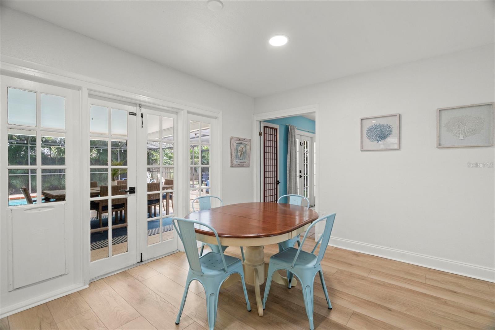 Image 8 of 42 For 910 Palmetto Drive
