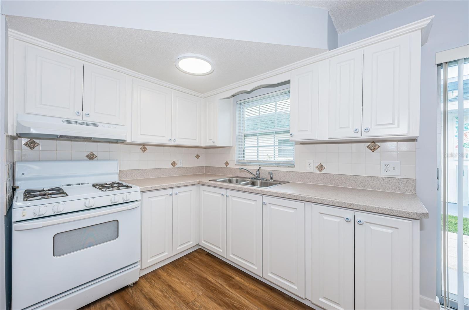 Image 12 of 49 For 7804 39th Terrace N 7804g