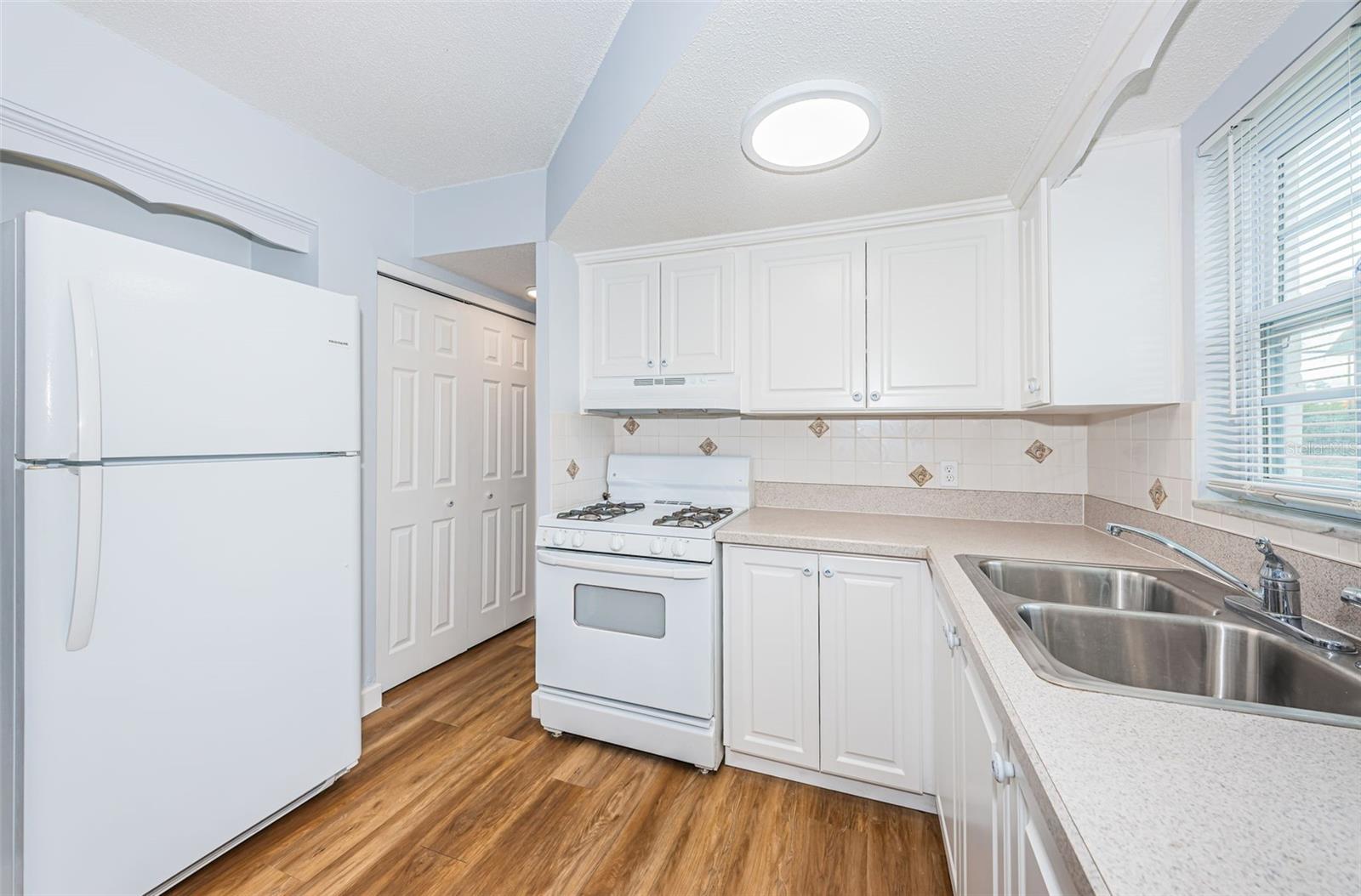 Image 13 of 49 For 7804 39th Terrace N 7804g
