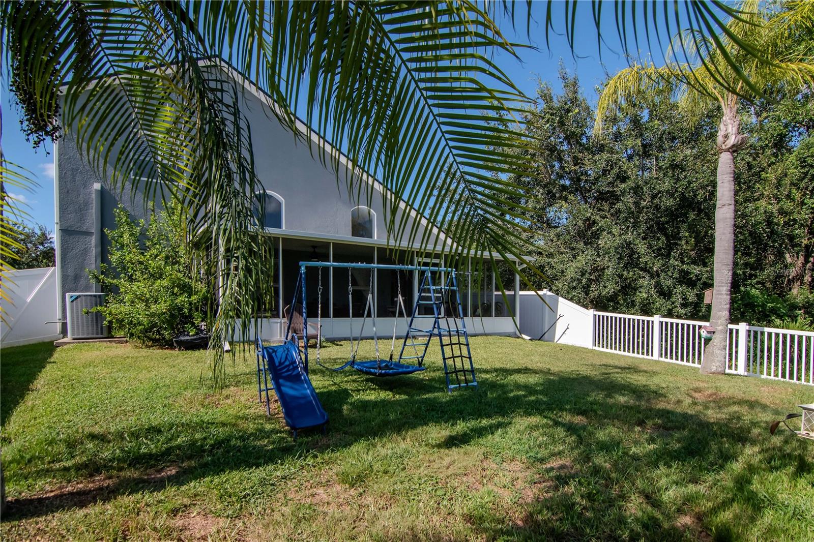 Image 41 of 60 For 31052 Whinsenton Drive