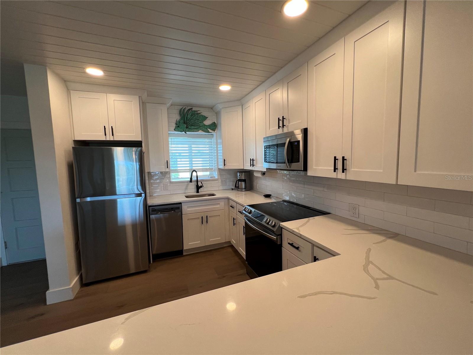 Image 16 of 18 For 1200 North Shore Dr  503