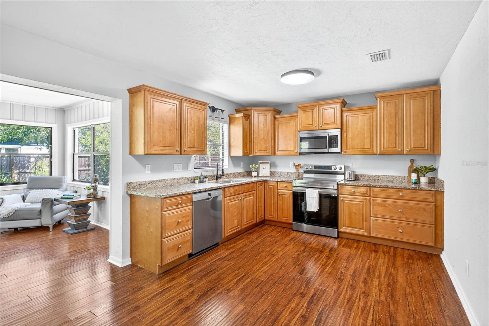 Image 14 of 70 For 206 Forest Park Avenue