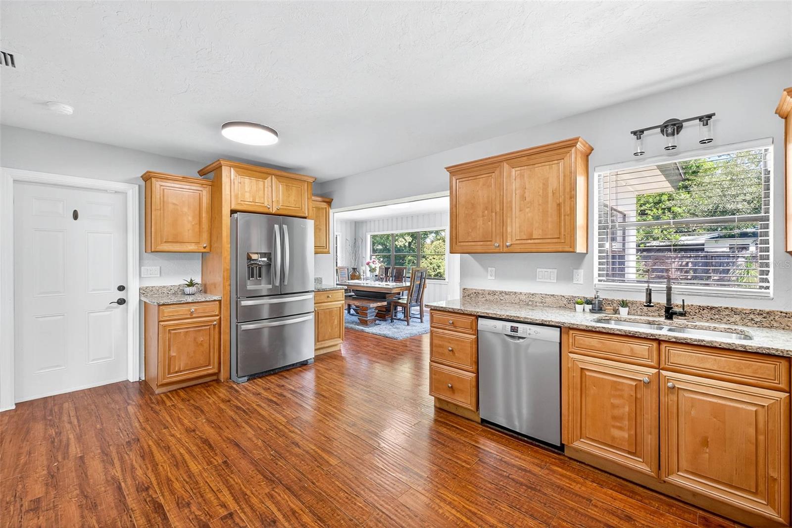 Image 17 of 70 For 206 Forest Park Avenue