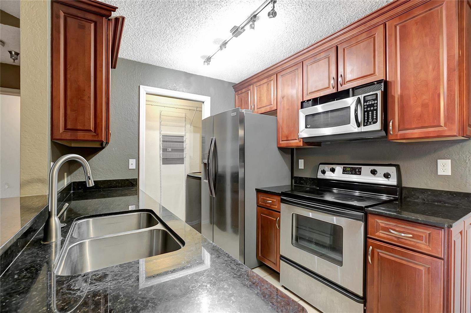 Image 32 of 42 For 10265 Gandy Boulevard N 816