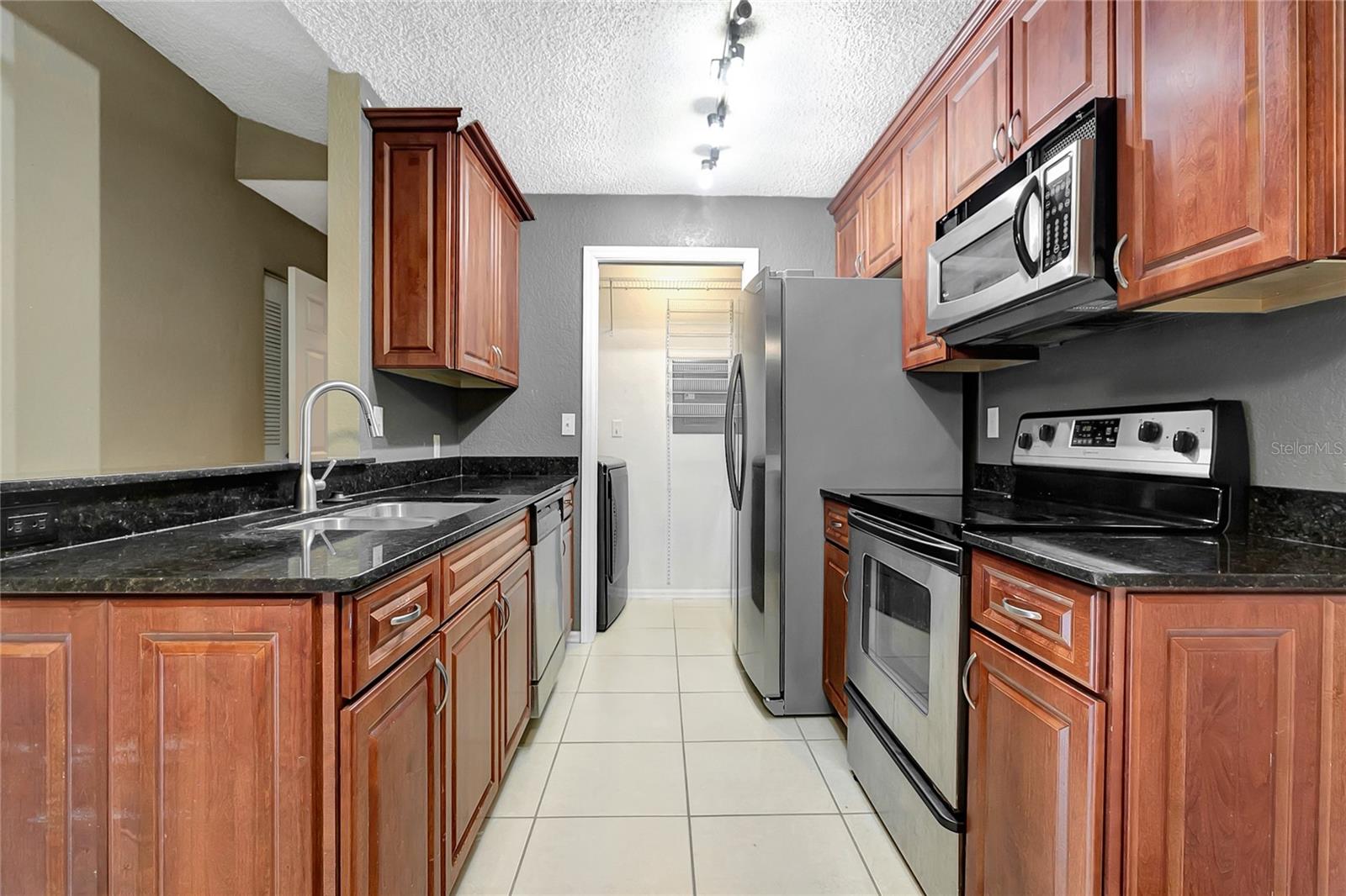 Image 4 of 42 For 10265 Gandy Boulevard N 816