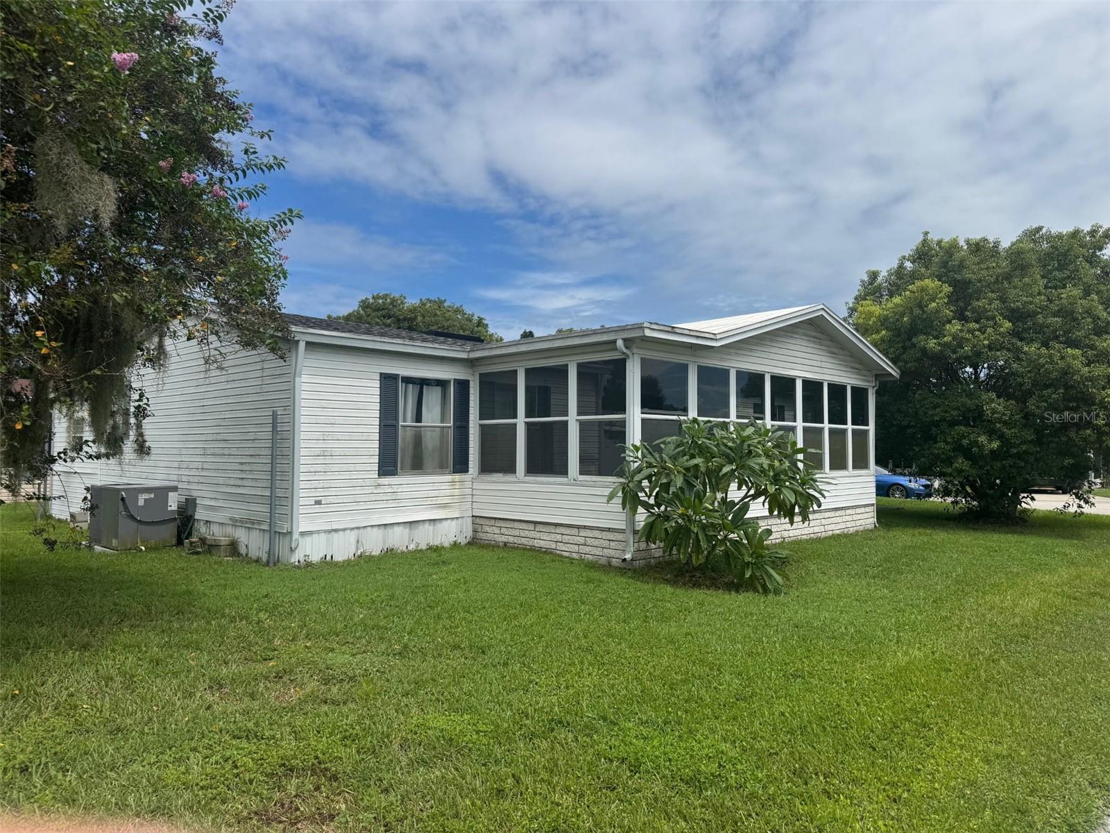 Image 14 of 17 For 447 Oak Ridge W