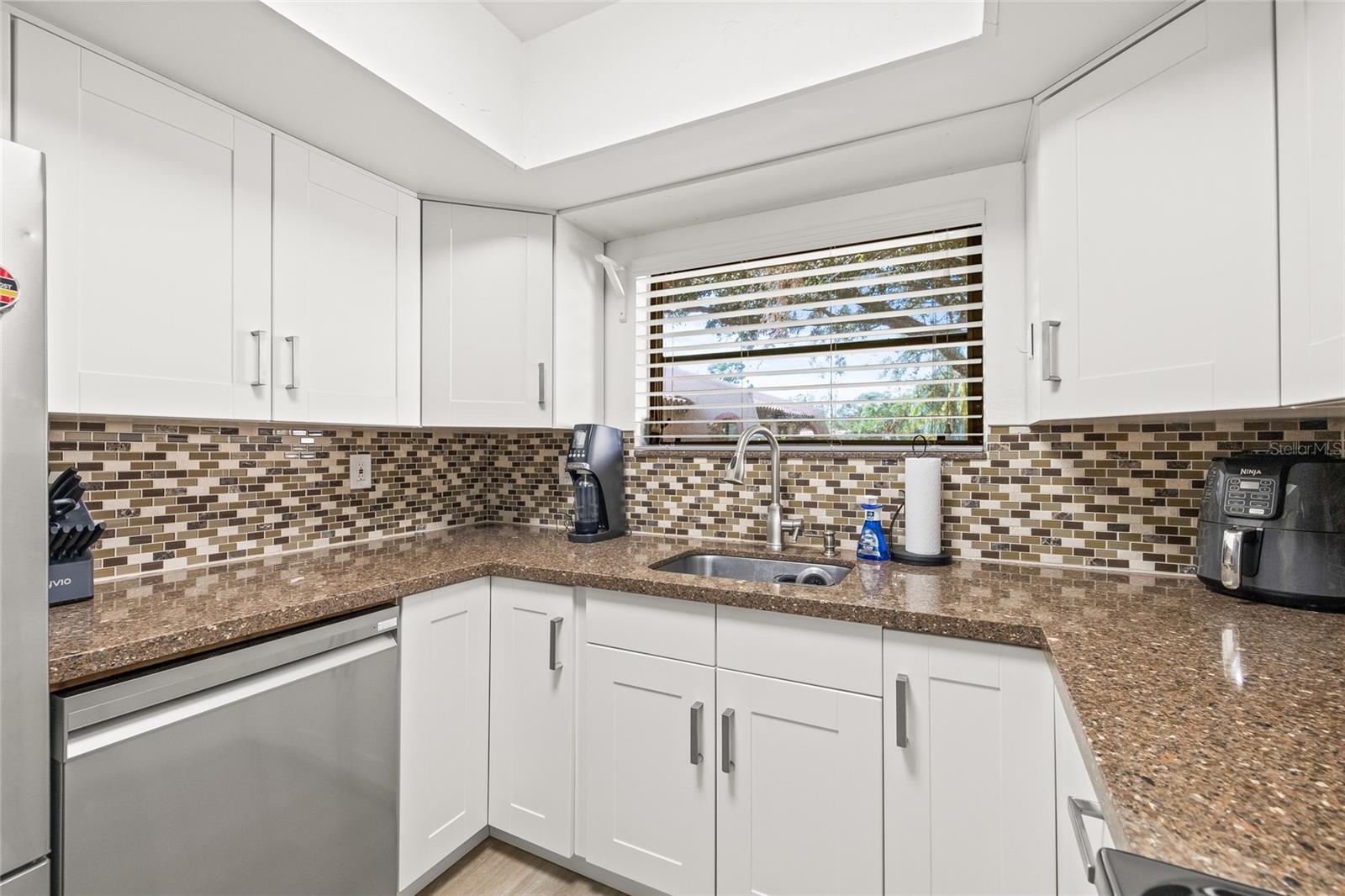 Image 18 of 36 For 9677 86th Avenue
