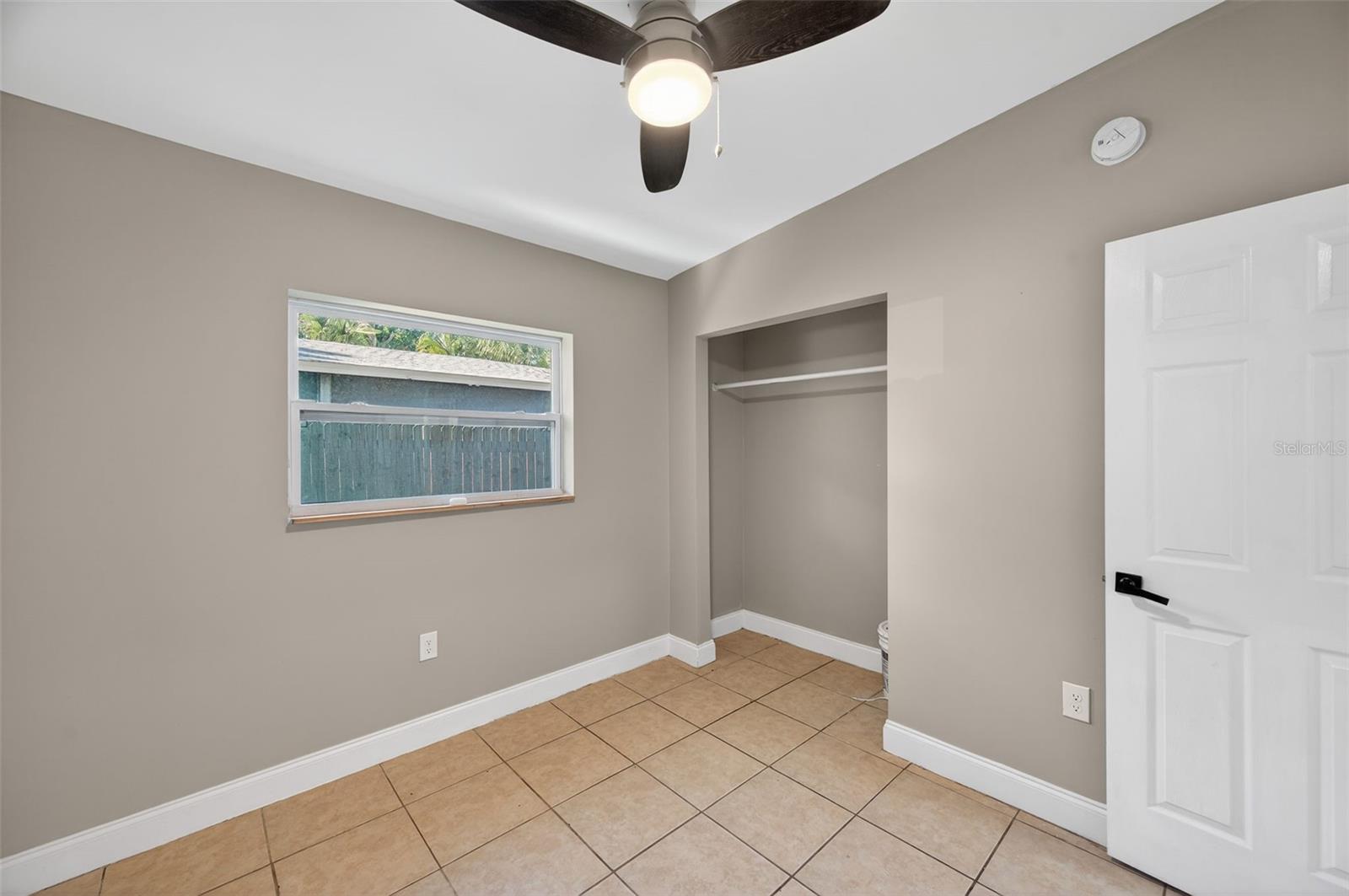 Image 17 of 41 For 2245 17th Avenue S