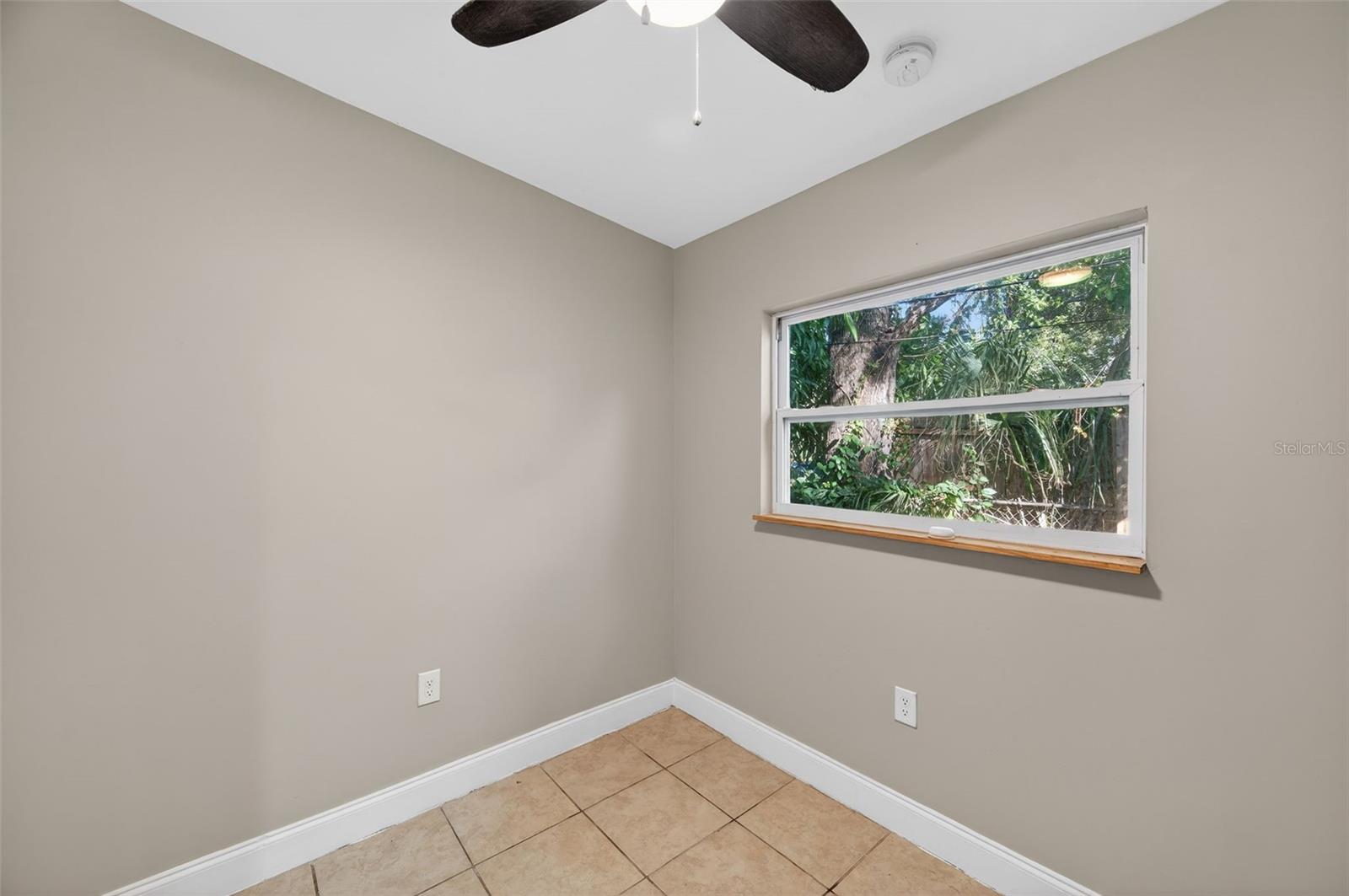 Image 24 of 41 For 2245 17th Avenue S