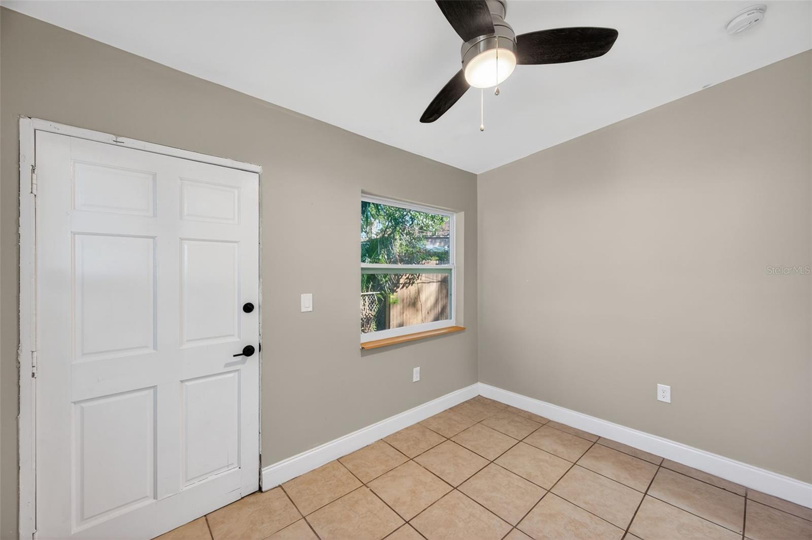 Image 30 of 41 For 2245 17th Avenue S