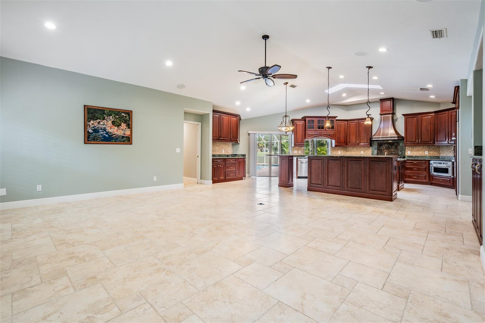 Image 11 of 76 For 1244 Greybrooke Place