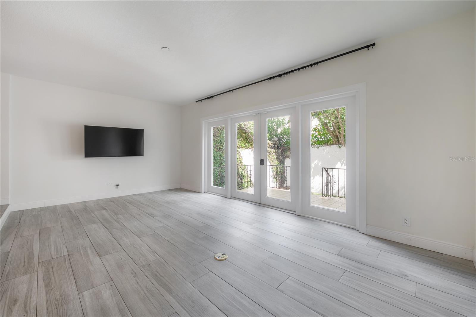 Image 17 of 41 For 4735 Vasconia Street