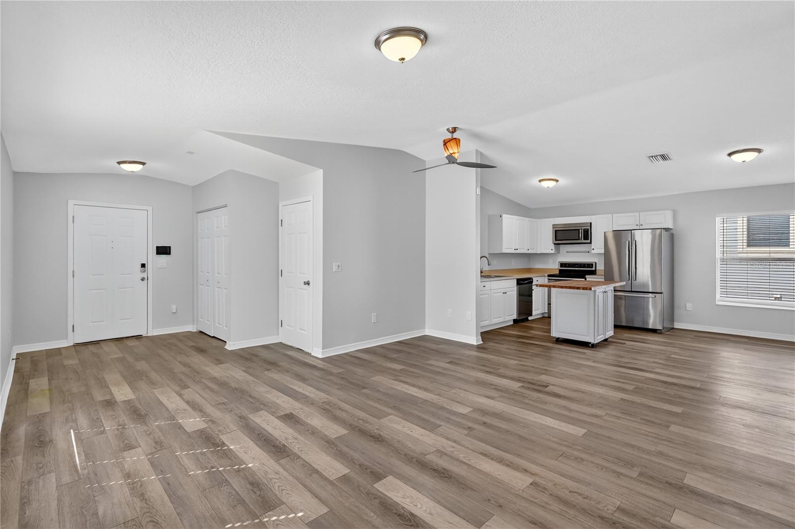 Image 3 of 17 For 3941 9th Avenue N