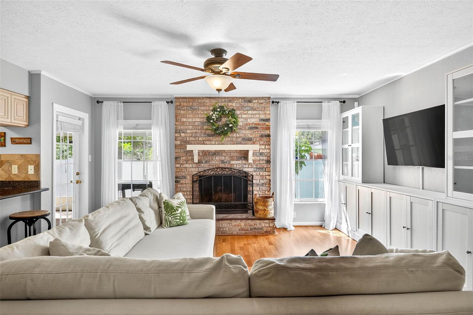Image 15 of 45 For 723 Grand Circle