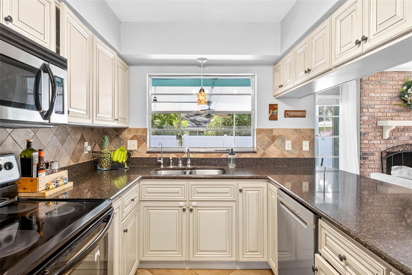 Image 20 of 45 For 723 Grand Circle