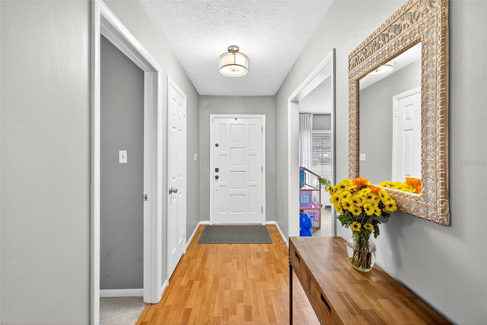 Image 6 of 45 For 723 Grand Circle