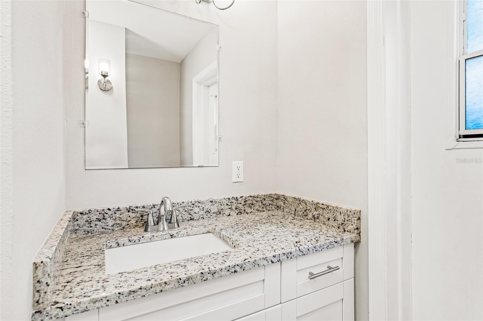 Image 14 of 27 For 211 20th Avenue B
