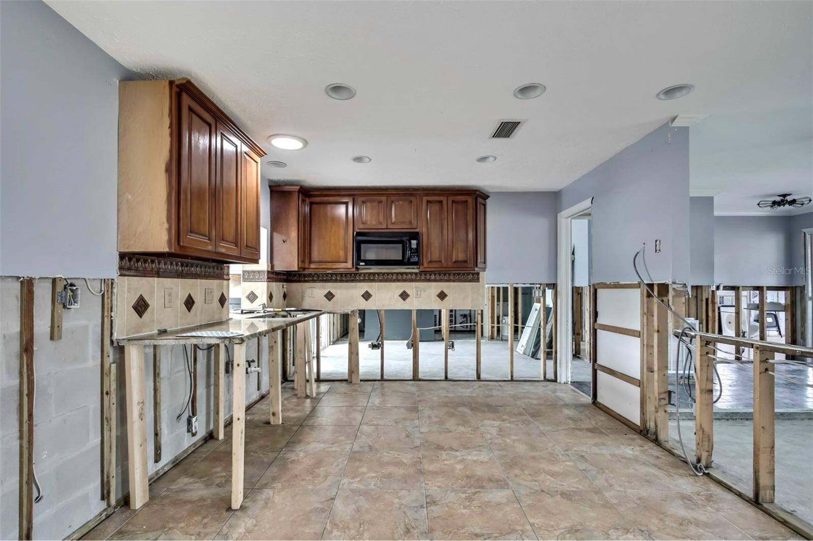 Image 14 of 64 For 11290 Coral Court