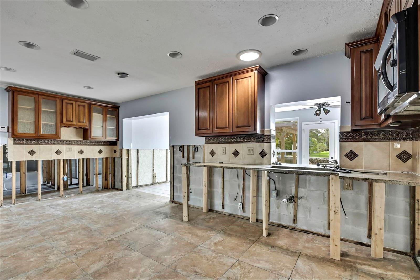 Image 16 of 64 For 11290 Coral Court
