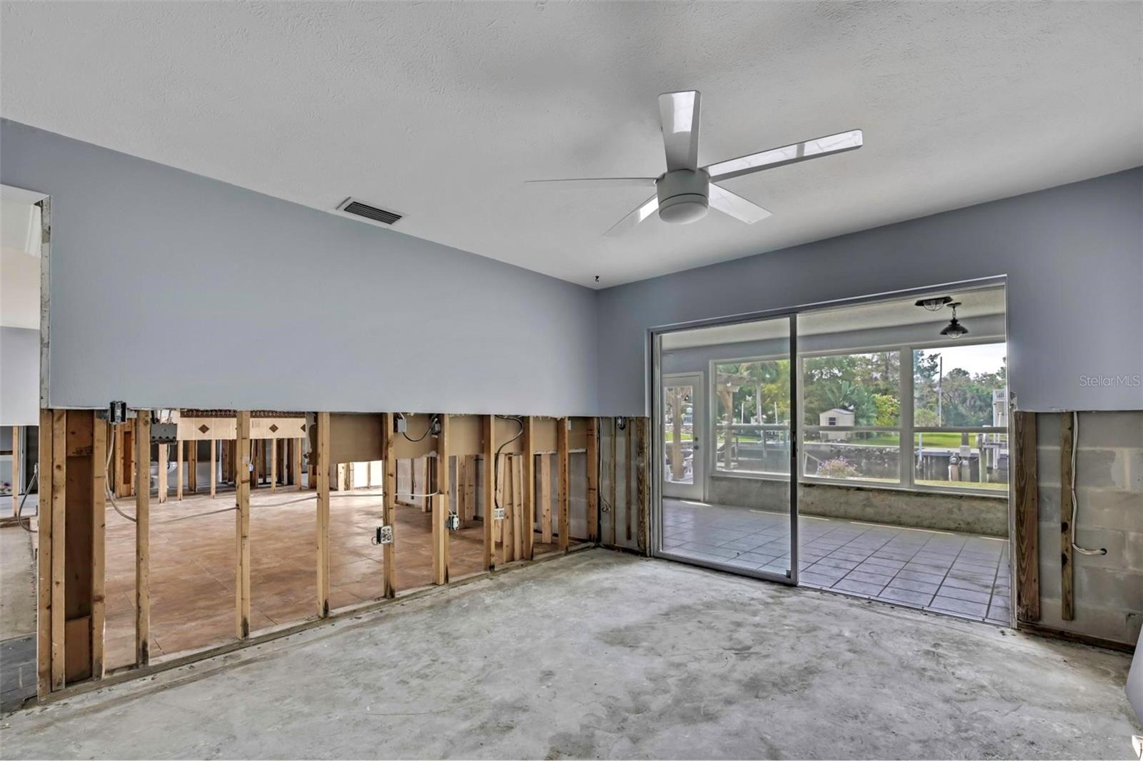Image 18 of 64 For 11290 Coral Court