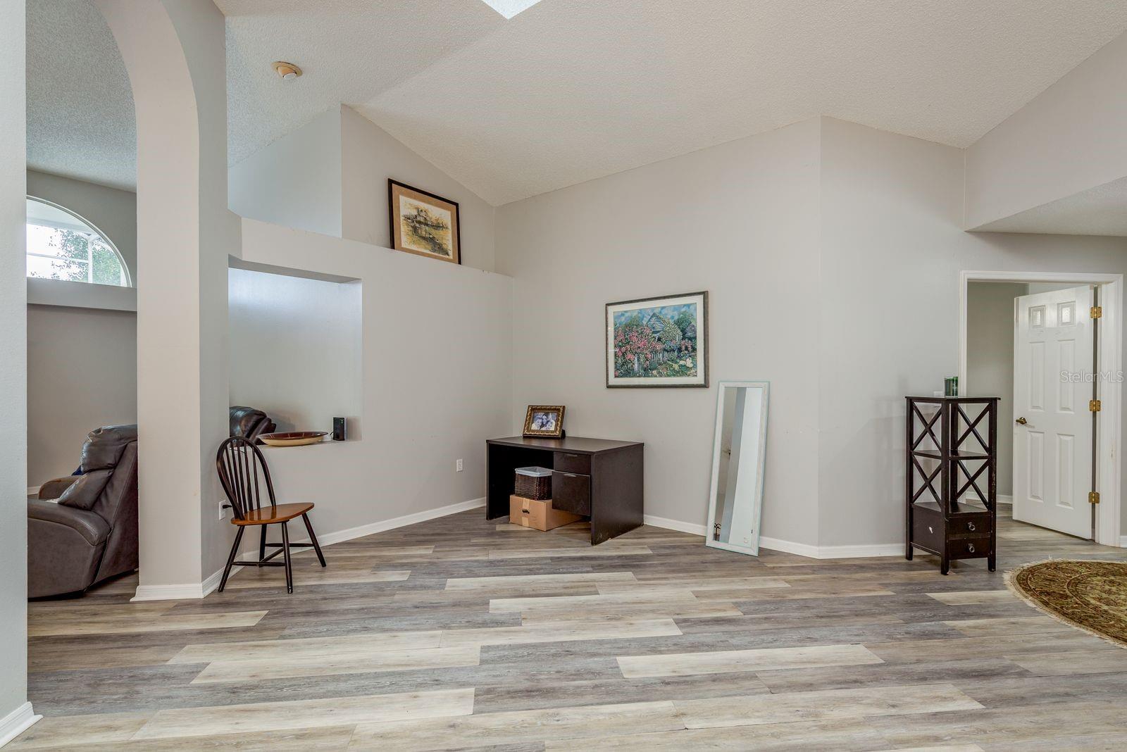 Image 8 of 29 For 813 Crestridge Drive