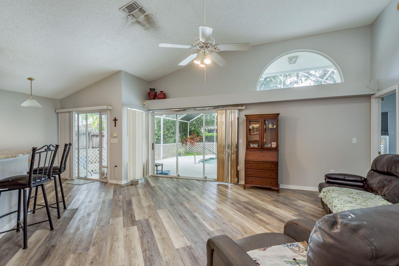 Image 9 of 29 For 813 Crestridge Drive