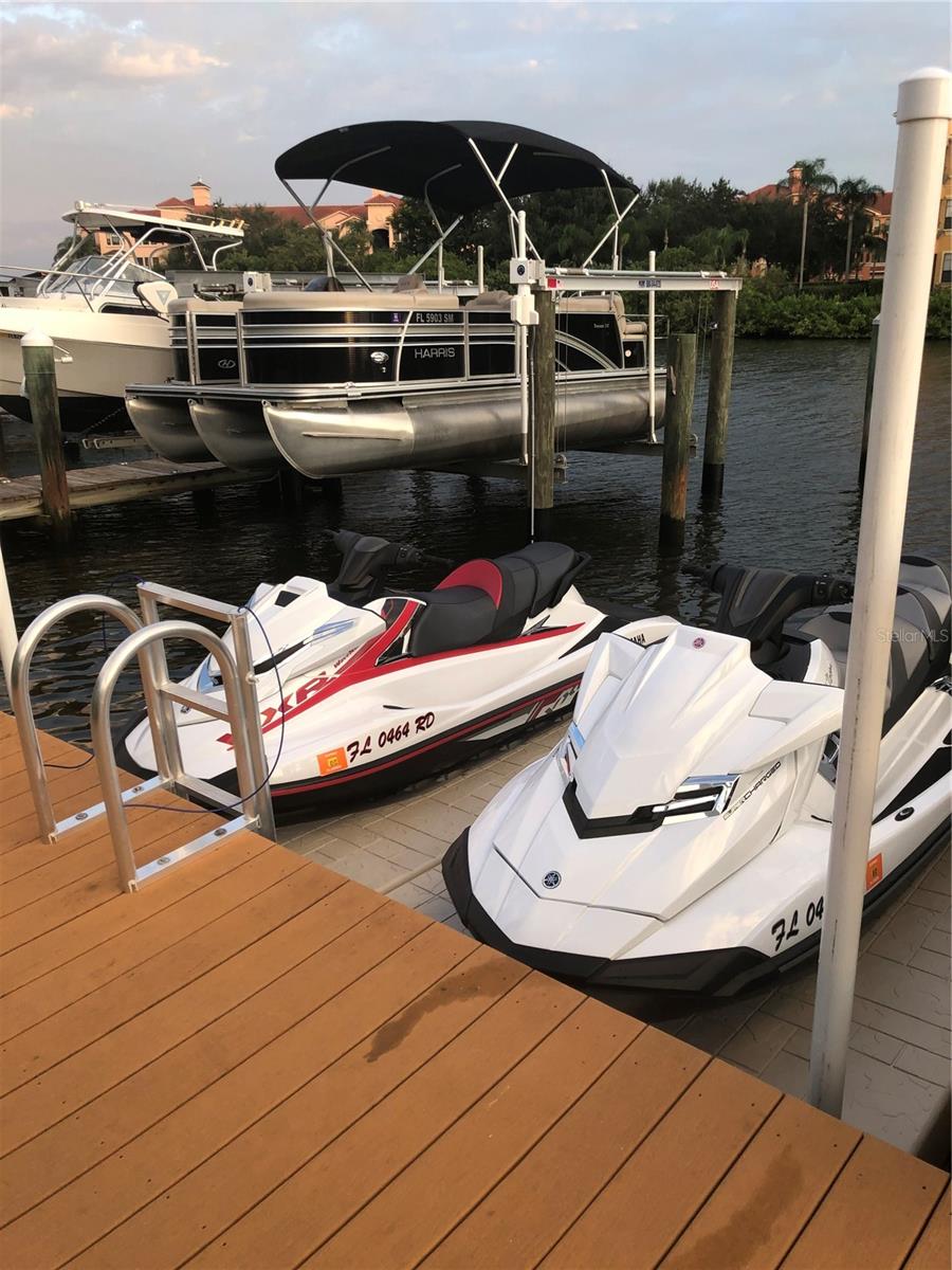 Listing photo id 3 for 2741 Via Cipriani  29