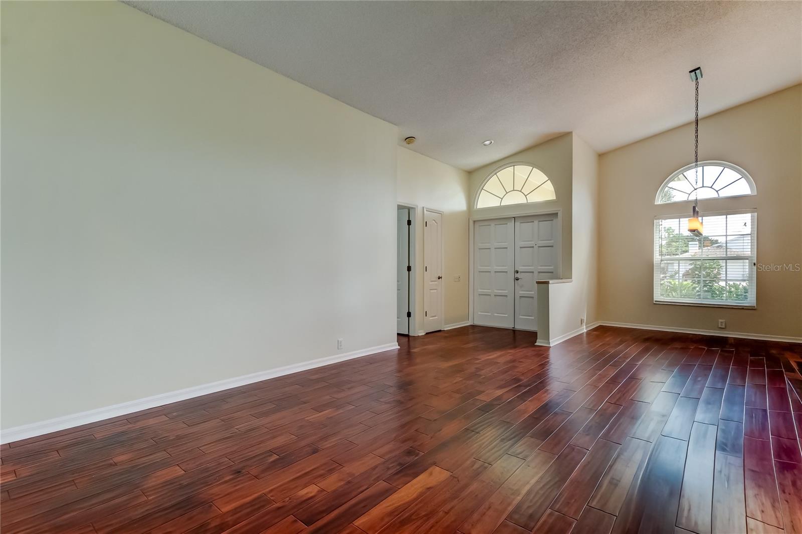 Image 10 of 76 For 965 Cobblestone Lane