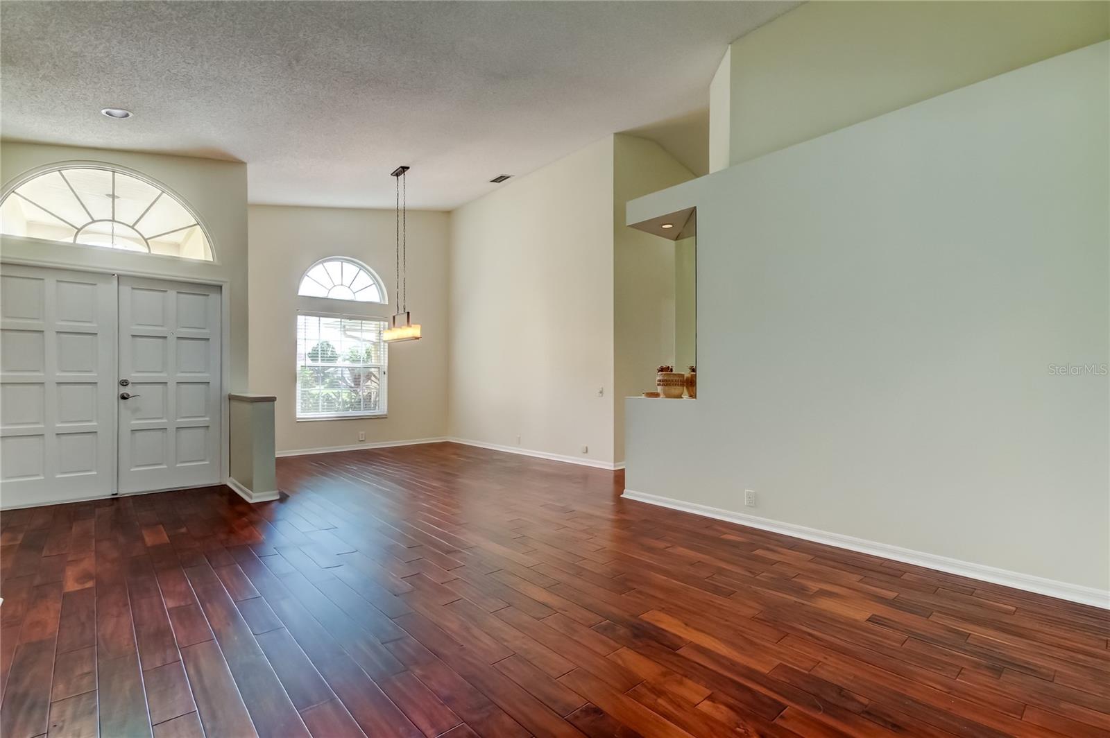 Image 11 of 76 For 965 Cobblestone Lane