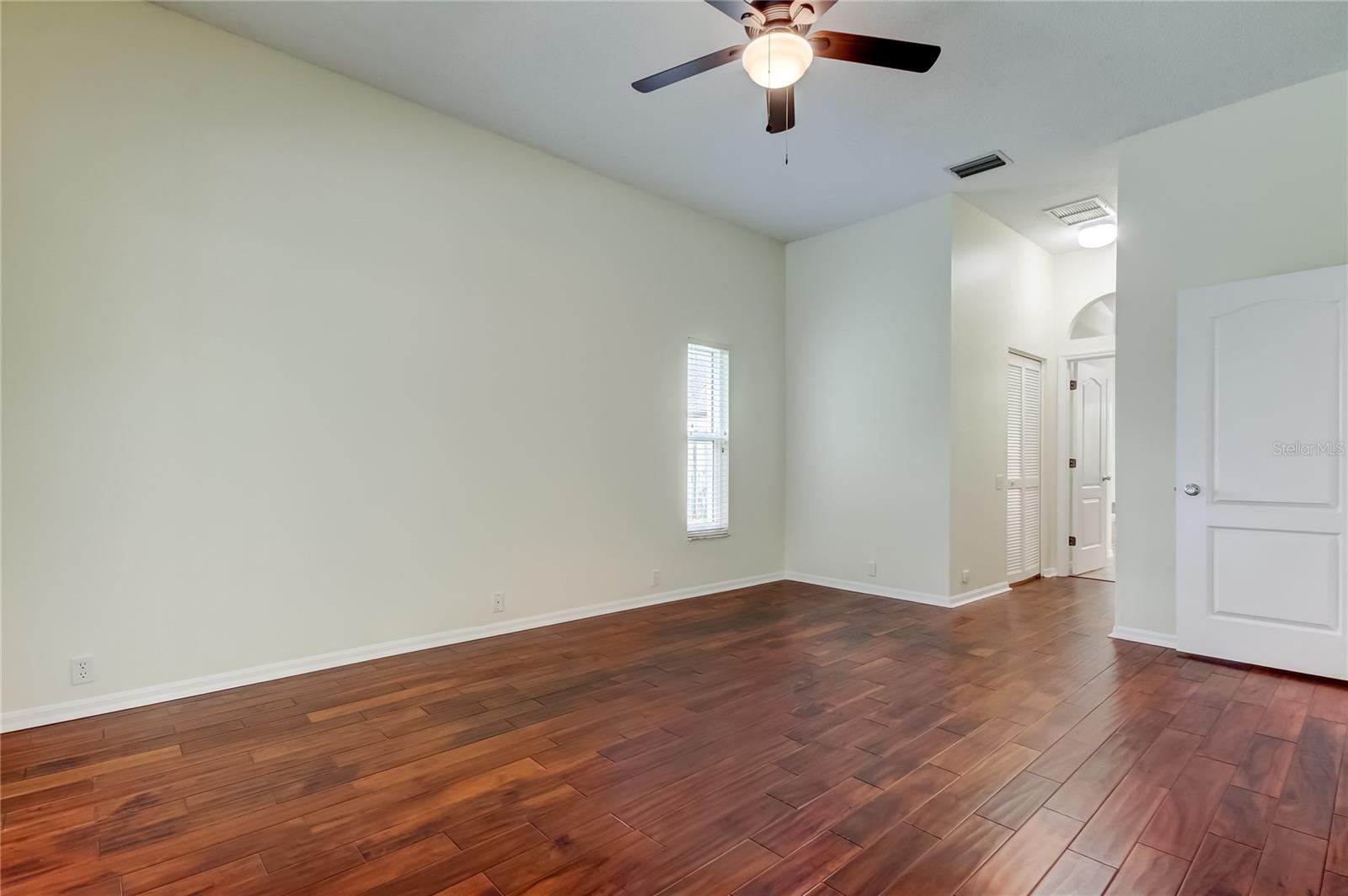 Image 19 of 76 For 965 Cobblestone Lane