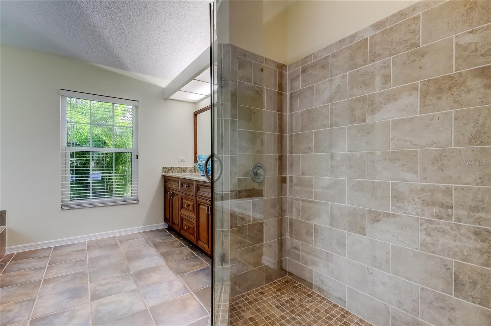 Image 22 of 76 For 965 Cobblestone Lane