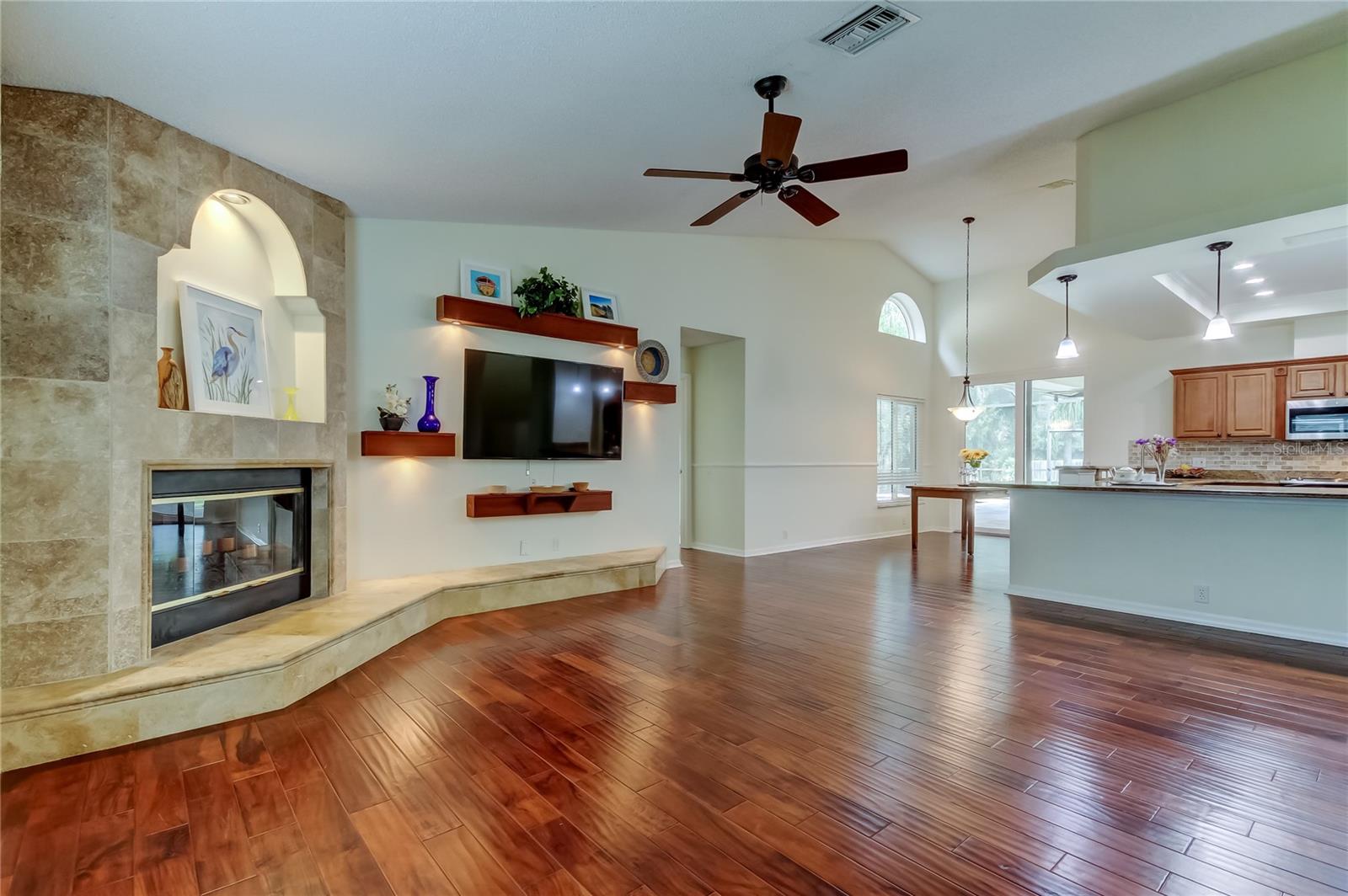 Image 45 of 76 For 965 Cobblestone Lane