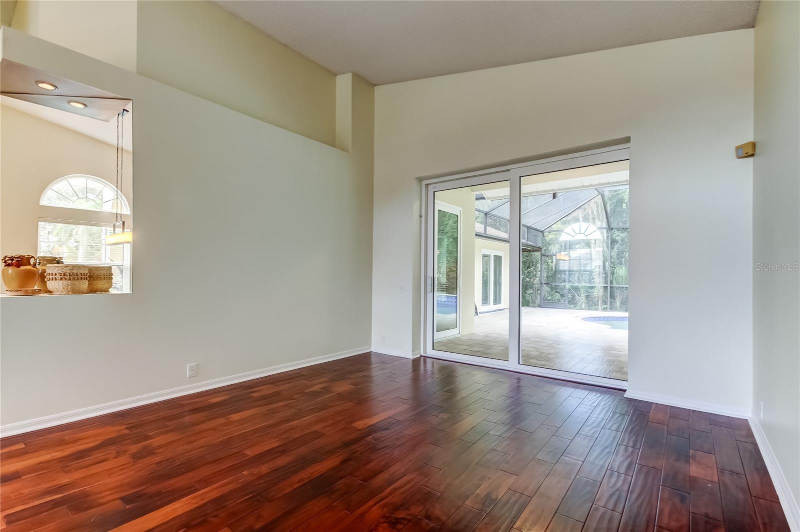 Image 8 of 76 For 965 Cobblestone Lane