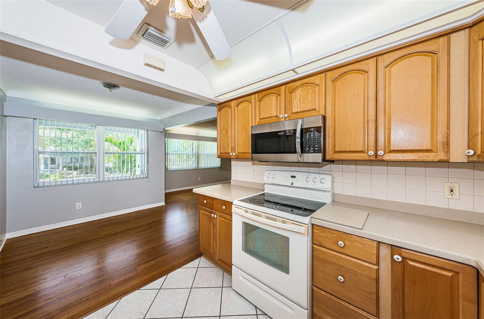 Image 17 of 42 For 2110 57th Avenue N
