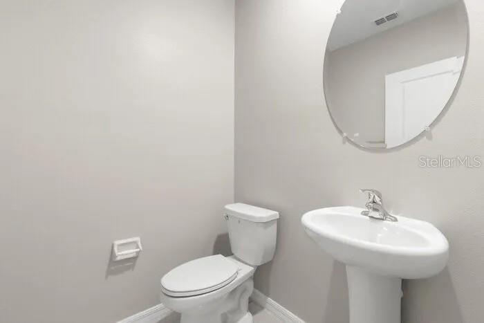 Image 18 of 21 For 16569 Delia Street