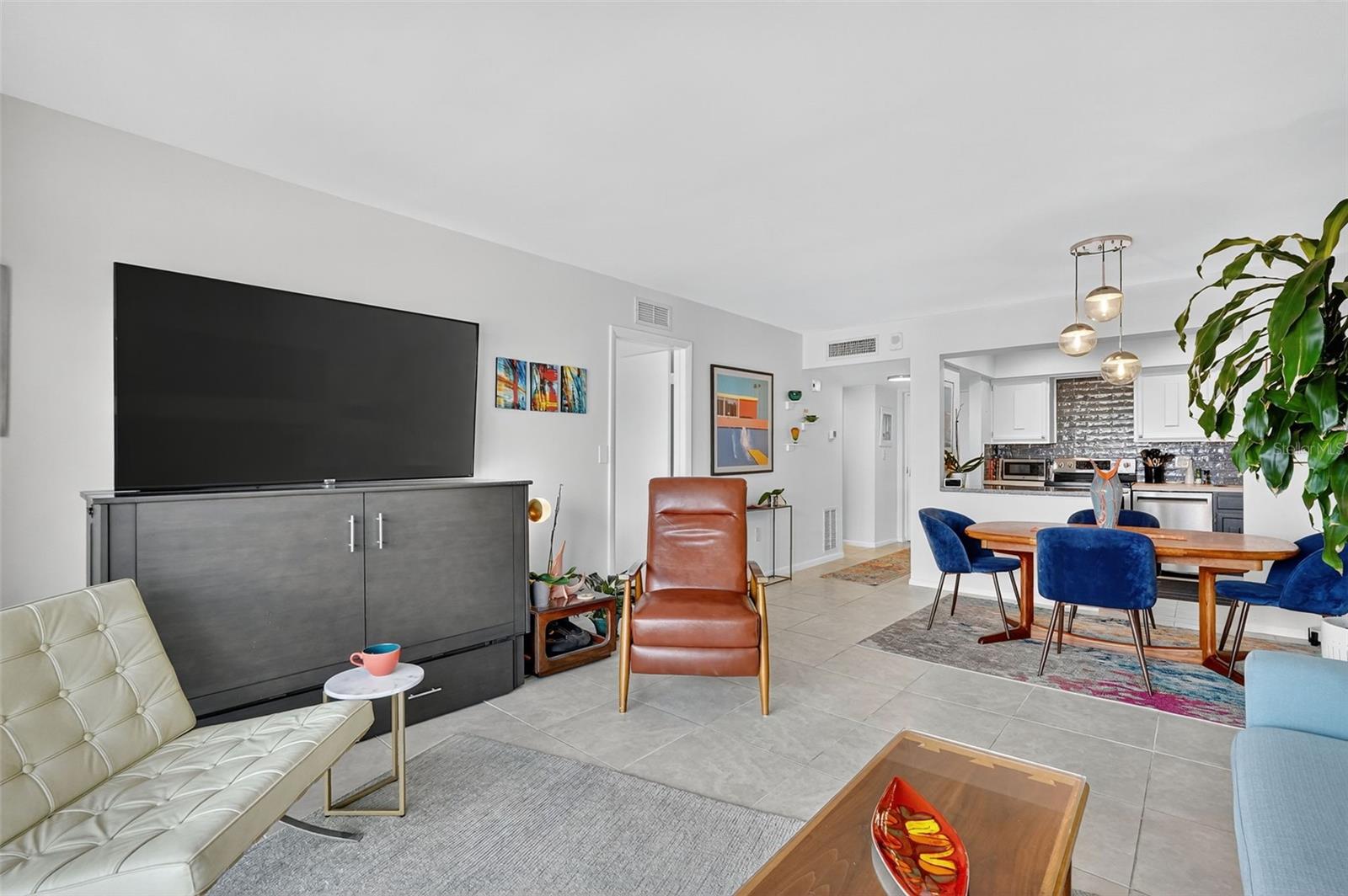 Image 11 of 25 For 4900 Brittany Drive S 909