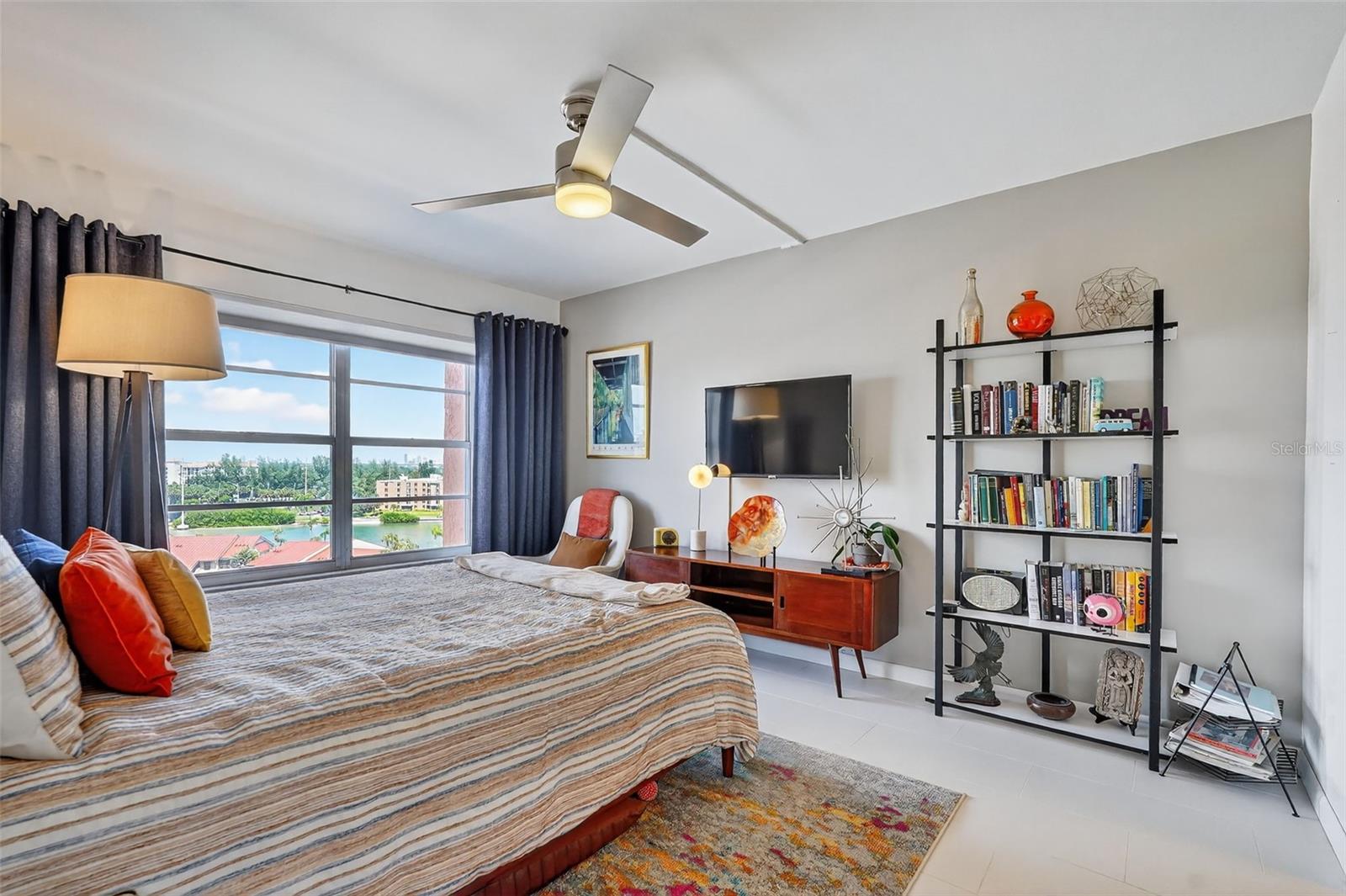 Image 12 of 25 For 4900 Brittany Drive S 909