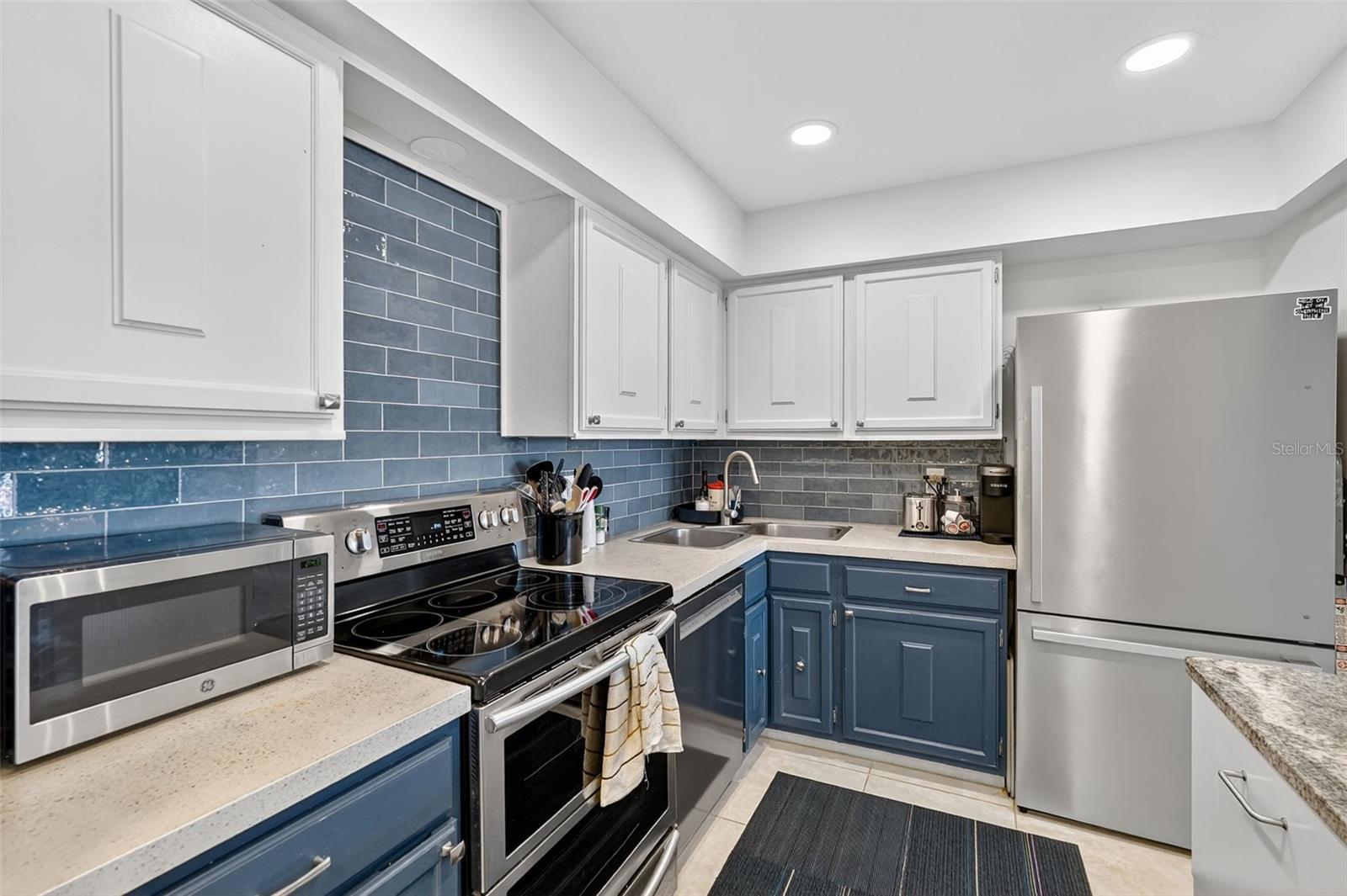 Image 3 of 25 For 4900 Brittany Drive S 909