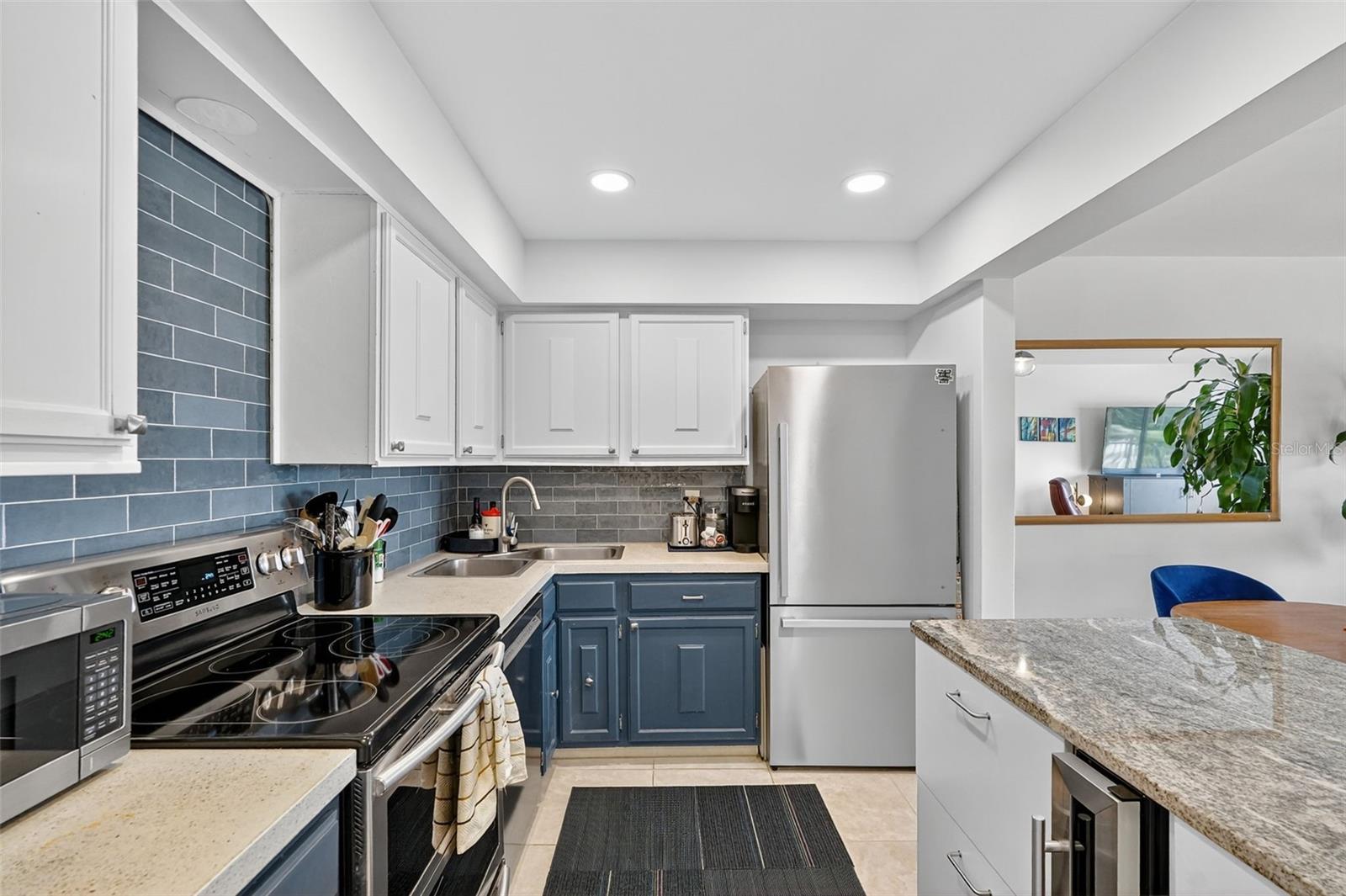 Image 4 of 25 For 4900 Brittany Drive S 909