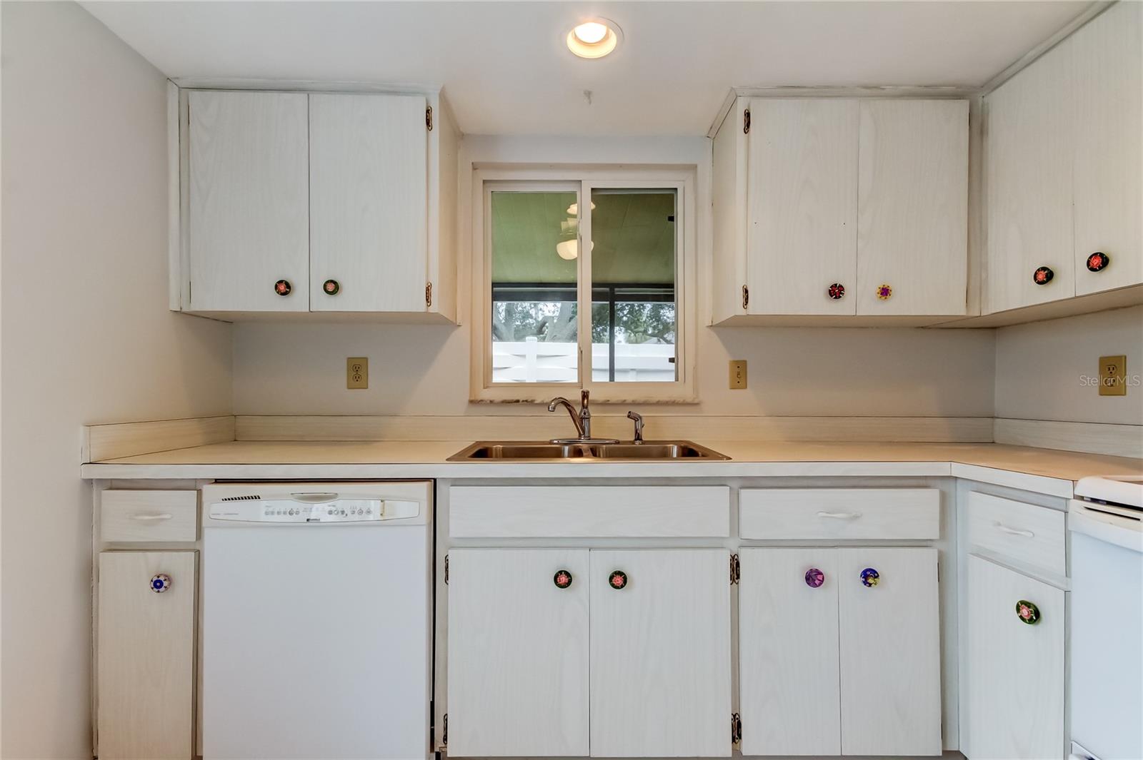 Image 6 of 31 For 2670 Barksdale Ct