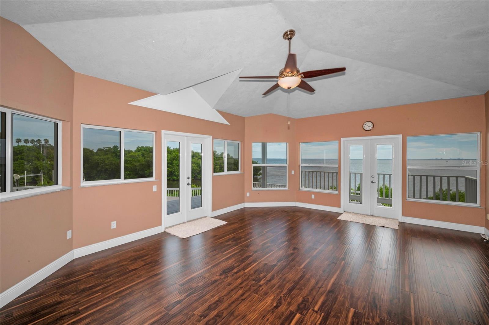 Image 25 of 54 For 1100 Bayshore Boulevard
