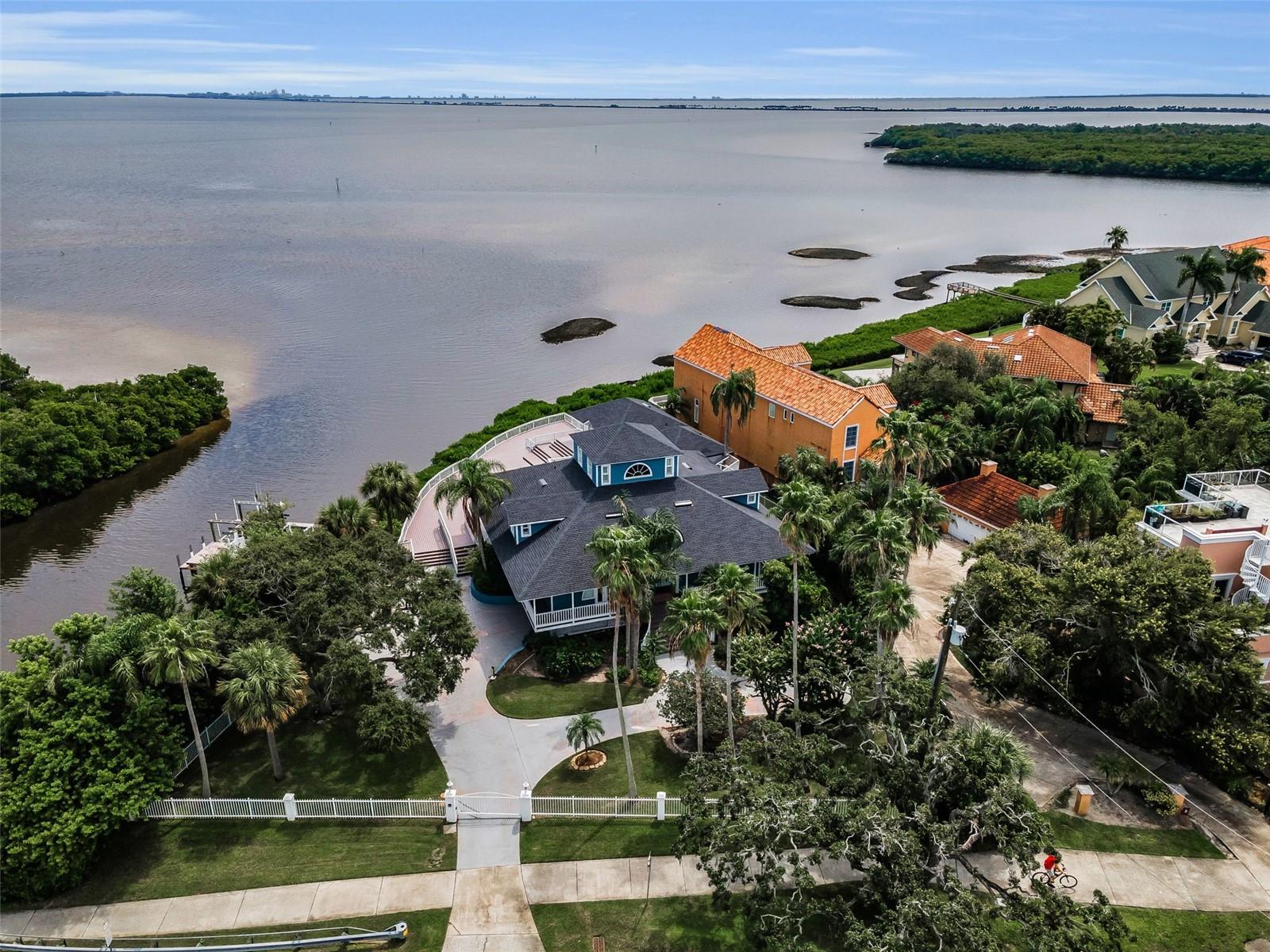 Image 3 of 54 For 1100 Bayshore Boulevard